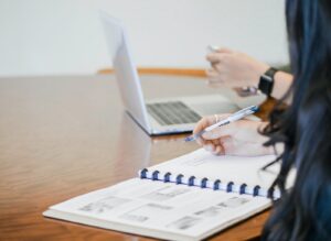 Skuteczne strategie finansowe w okresie recesji gospodarczej