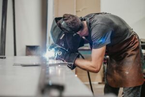 Zgrzewanie trzpieni: Praktyczny przewodnik dla profesjonalistów